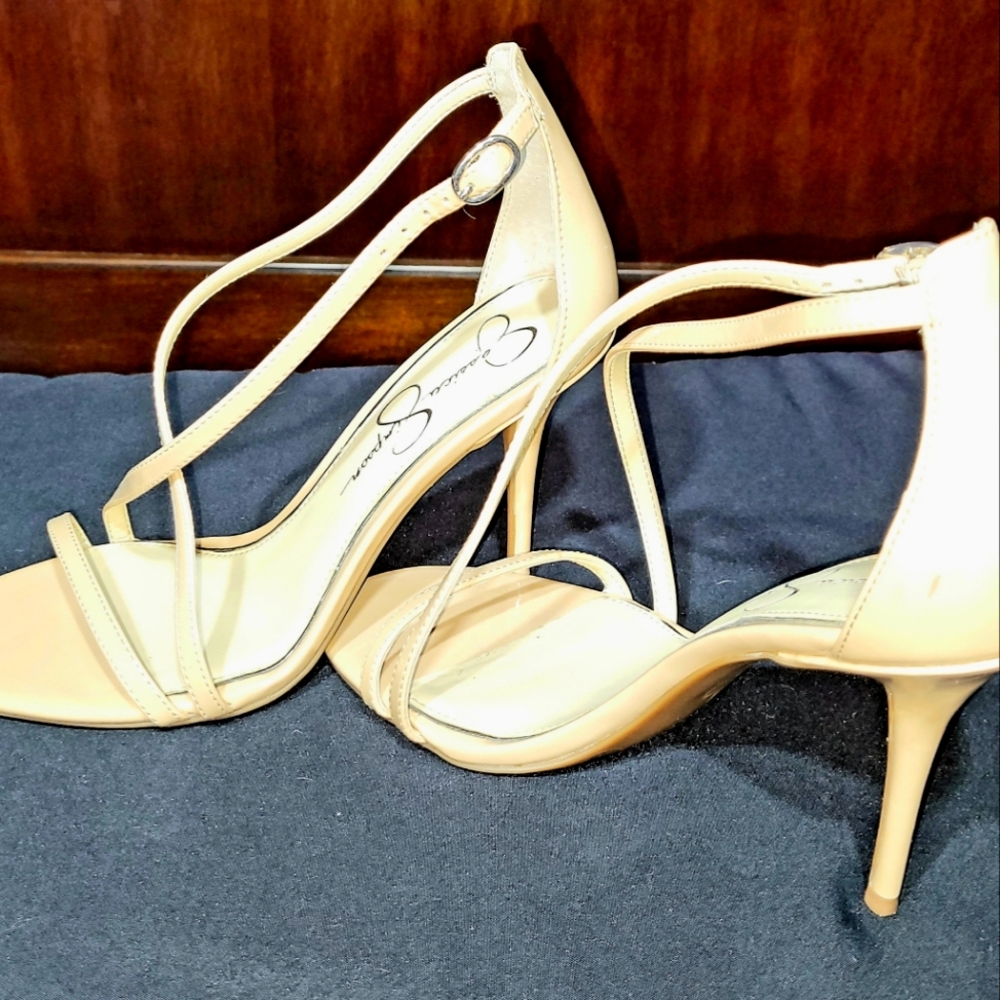 Nude Jessica Simpson heels